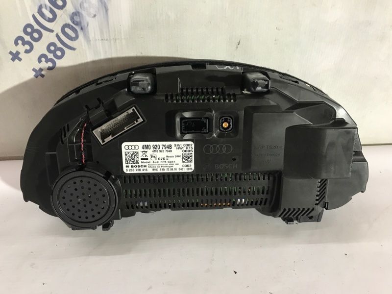 Комбинация приборов / Спидометр 4M0920794B Audi Q7
