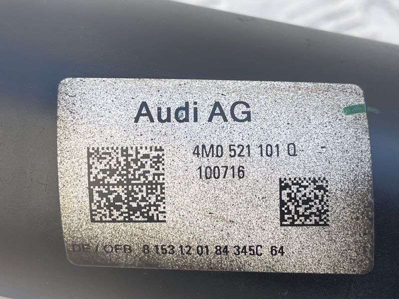 Карданный вал 4M0521101Q Audi Q7