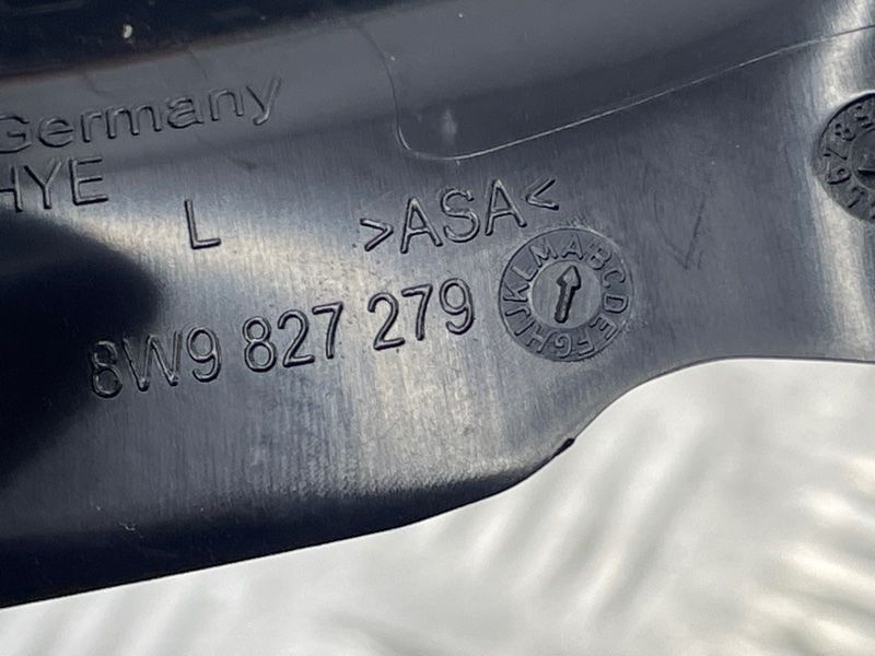 Накладка петли багажника 8W9827279A Audi A4 Allroad