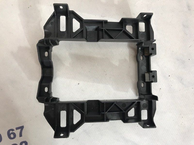 Крепление центральной консоли салона 4L0863531A Audi Q7
