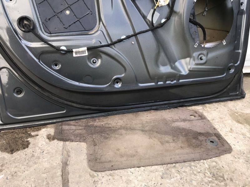 Двері 4L0831051A Audi Q7
