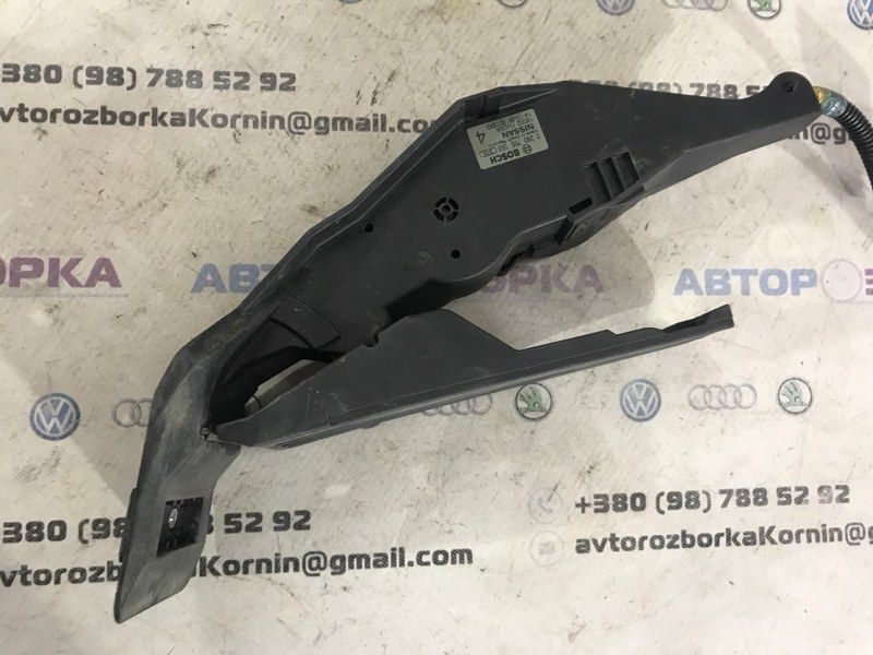 Педаль газа 180021NC0A Infiniti Q50