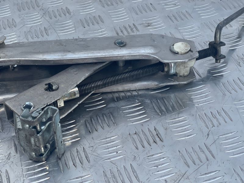 Домкрат 8L0011031A Audi A6
