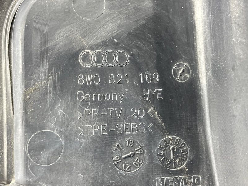 Накладка крыла 8W0821169C Audi A4