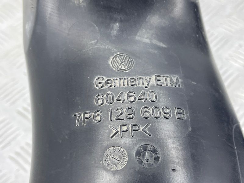 Патрубок повітряного фільтра 7P6129609B Volkswagen Touareg