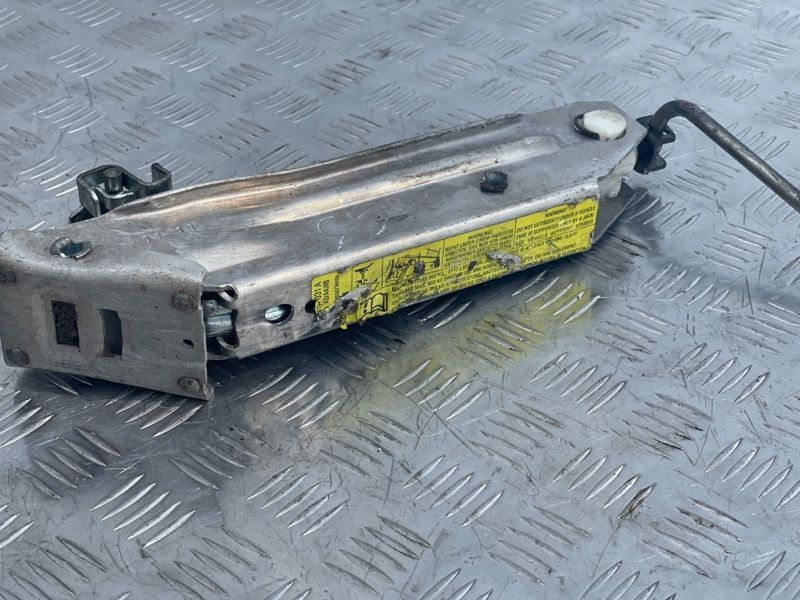 Домкрат 8L0011031A Audi A6
