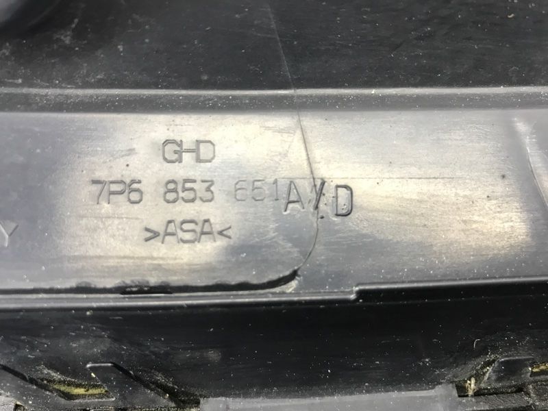 Решітка радіатора 7P6853651AZLL Volkswagen Touareg
