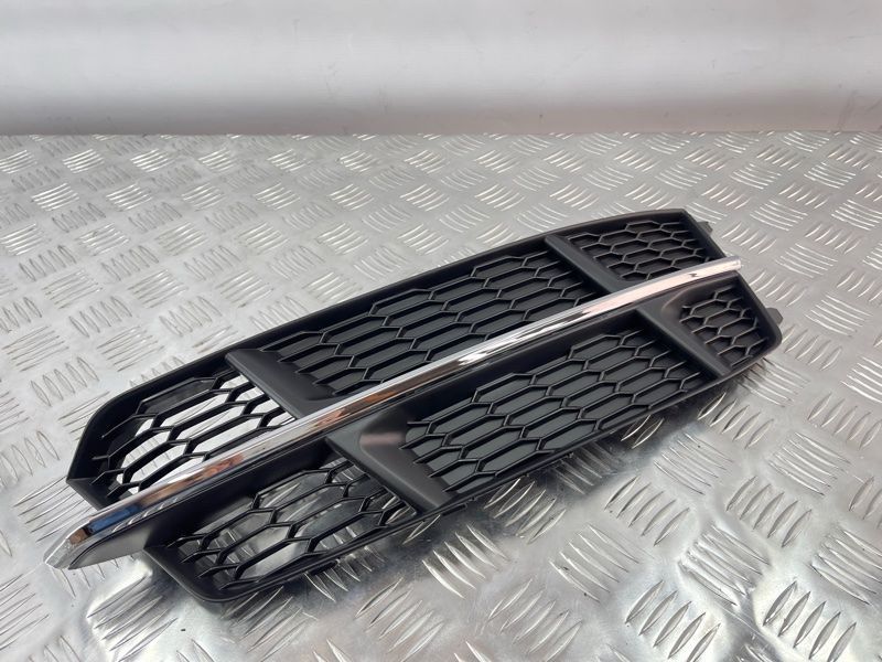 Решетка бампера 4G0807682AN Audi A6