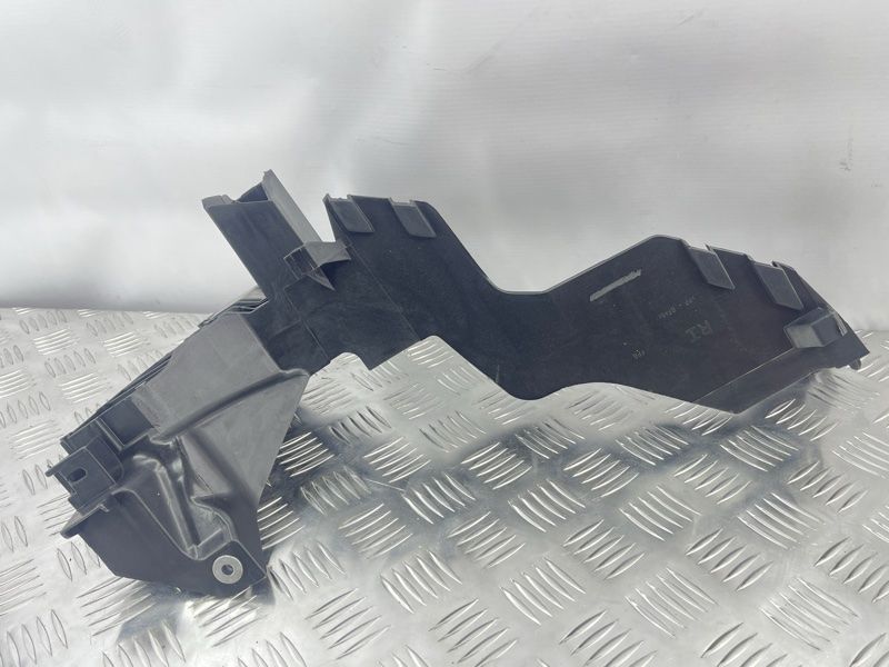 Кріплення фари праве 4M0805608B Audi Q7 Audi Q7, Audi SQ7
