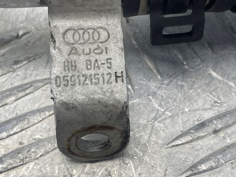 Трубопровід системи охолодження 059121512H Volkswagen Touareg