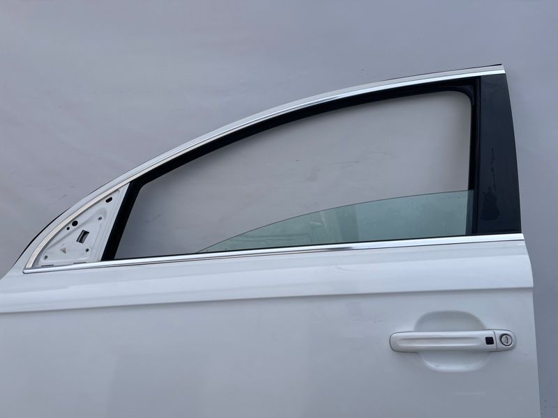 Двері 4L0831051A Audi Q7
