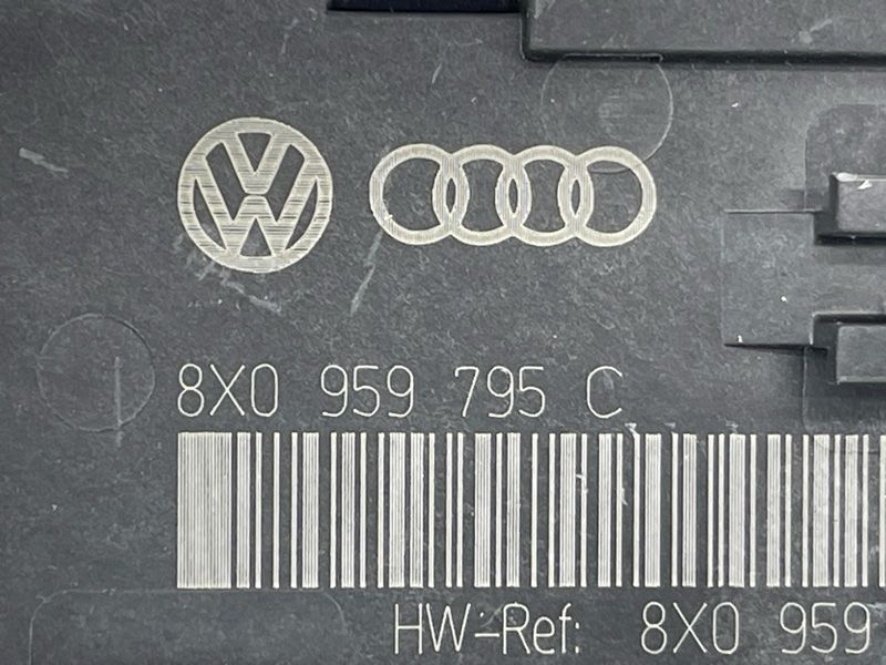 Блок керування дверей 8X0959795C Audi Q3
