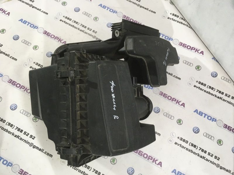Корпус повітряного фільтра DS739A600BB Ford Fusion