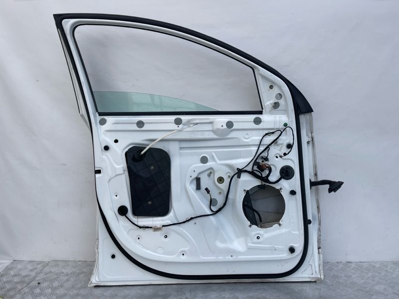 Двері 4L0831051A Audi Q7