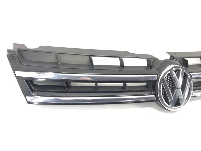 Решітка радіатора 7P6853651AZLL Volkswagen Touareg