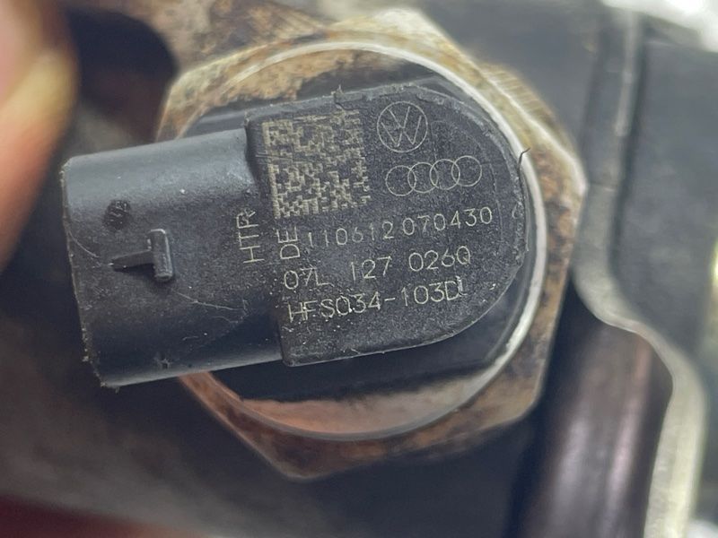 Паливний насос 07L127026Q Audi A6