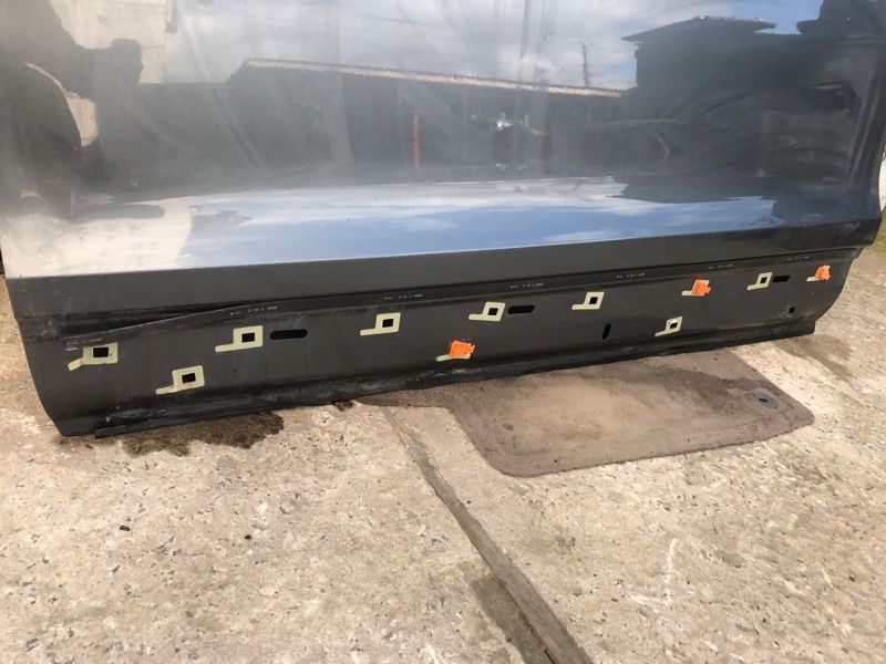 Двері 4L0831051A Audi Q7