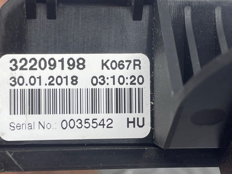 Блок запобіжників 32209198 Volvo XC90
