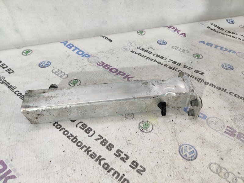 Лонжерон передній нижній правий 4H0806064E Audi S8 Audi A8, Audi S8