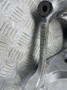 Поворотный кулак / Цапфа 8R0505431F Audi A7