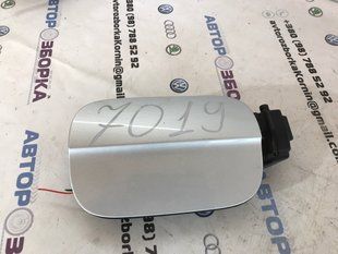 Корпус лючка крышки топливного бака в зборе 4L0809999A Audi Q7