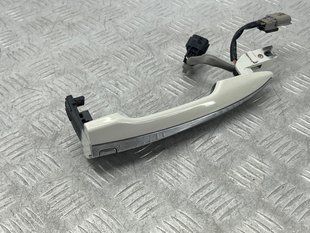 Ручка двери с бесключевым доступом внешняя Infiniti Q50