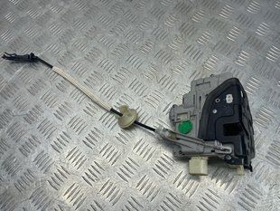 Замок передніх дверей 8J1837016B Volkswagen Touareg