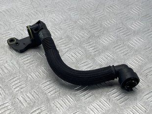 Трубка вентиляционная 06L103213J Volkswagen Passat
