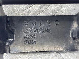 Петля крышки багажника 31420134 Volvo XC60