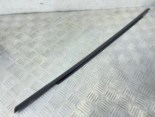 Молдинг / ущільнювач пазу скла 8W0839478A Audi A4 Allroad