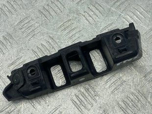 Направляюча переднього бампера 7P6807184F Ford Edge