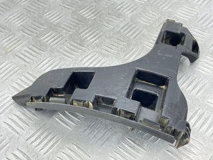 Кронштейн заднього бампера Volvo XC60