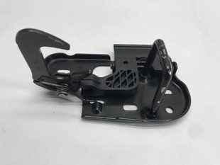 Стопорний гак капота 3C0823480A Volkswagen Touareg