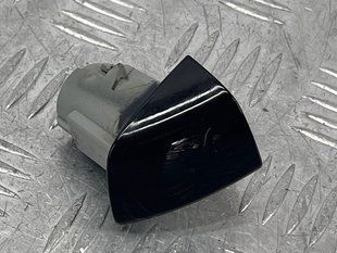 Колпачок ручки двери c хромированой накладкой 4H0837879B Audi A6