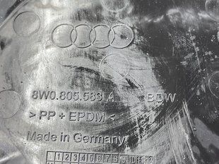 Накладка підкрилка 8W0805583A Audi A4 Allroad