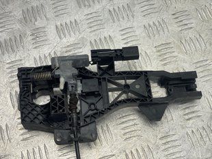 Кронштейн ручки 4L1837885J Audi Q7