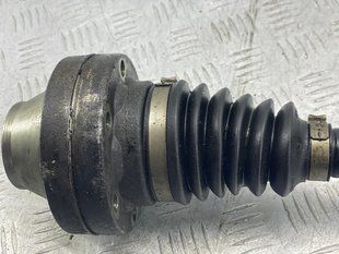 Піввісь 7L0407271C Volkswagen Touareg
