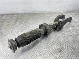 Стойка амортизатора 7L8412022BQ Audi Q7