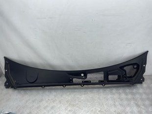 Водовідвідний щиток 31694300 Polestar 2