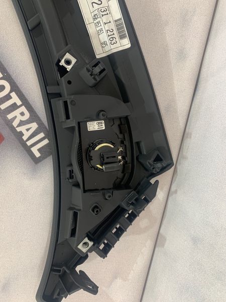 Накладка на торпеду, панель, воздуховод 4G8857051 Audi A7