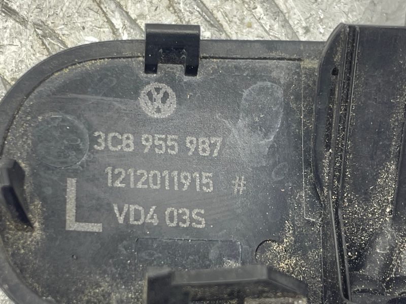 Форсунка омивача лобового скла 3C8955987 Volkswagen CC