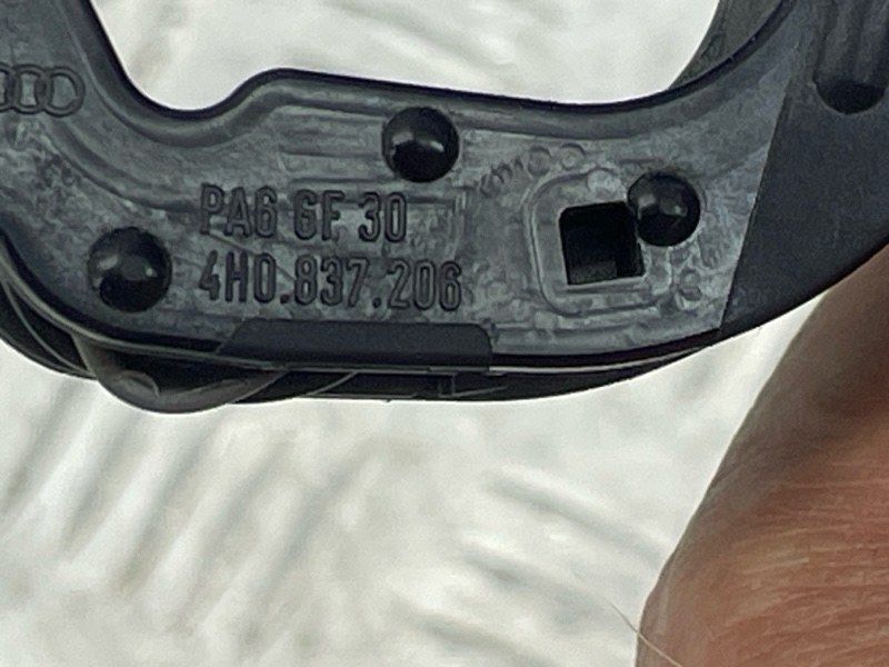 Ручка дверей (keyless) зовнішня 4H0837206 Audi Q7