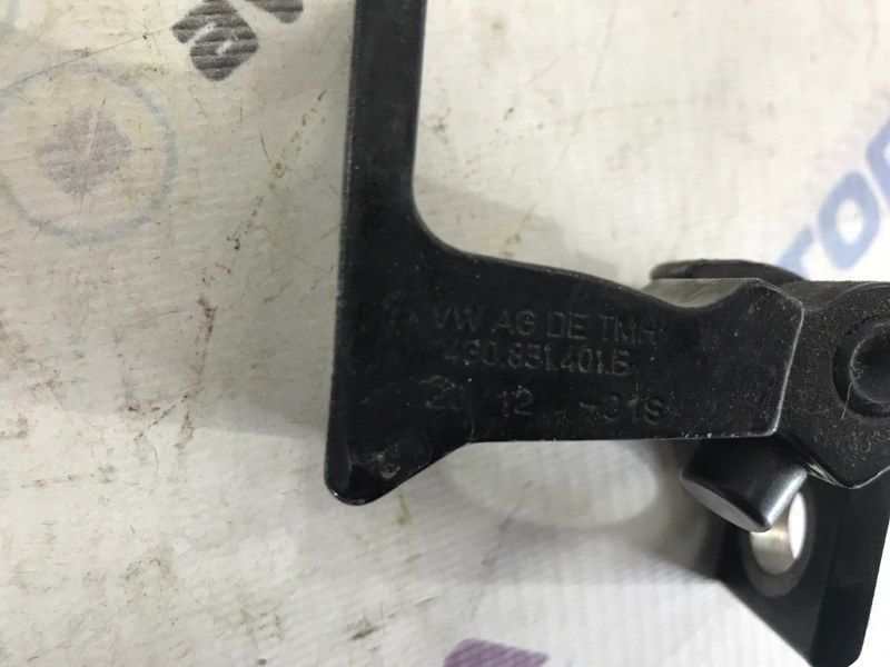 Петля дверей 4G0831401B Audi A6