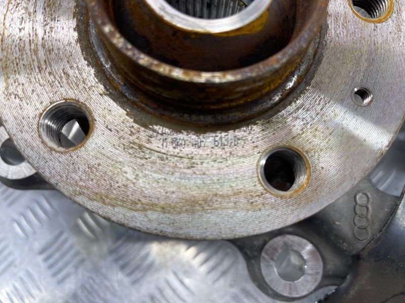 Поворотний кулак / цапфа 4G0407242C Audi A7