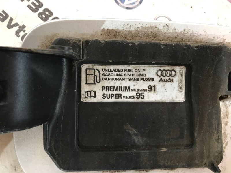 Корпус лючка кришки паливного бака в зборі 4L0809999A Audi Q7