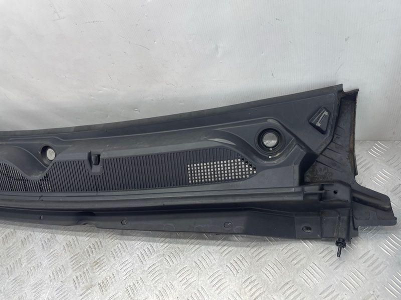Водовідвідний щиток 22897423 Chevrolet Colorado