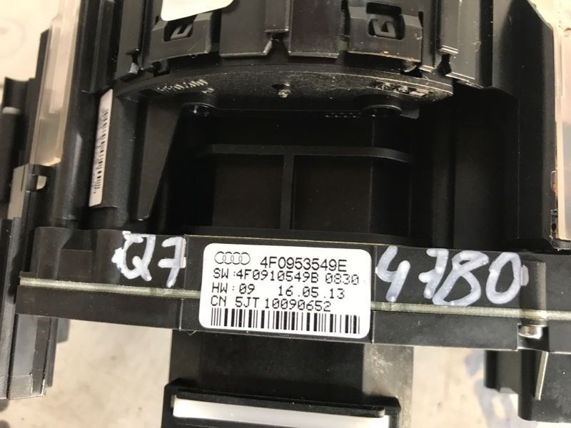 Блок підкермових перемикачів 4F0953549E Audi Q7