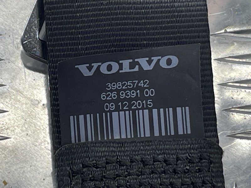 Ремень безопасности сиденья 3-го ряда 39825742 Volvo XC90