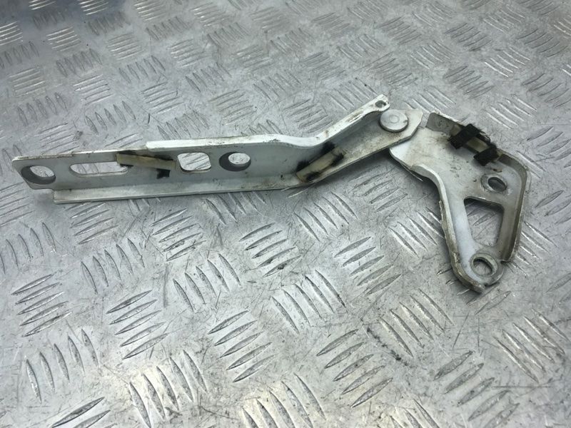 Петля капота 4L0823302 Audi Q7