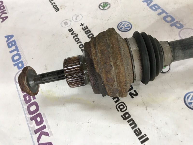 Полуось 8R0501203C Audi A6